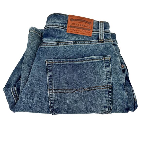 Lucky Brand Jeans Mens 36x32 (36x31 ACTUAL) 223 Straight Blue Denim Faded Wash - Picture 1 of 10